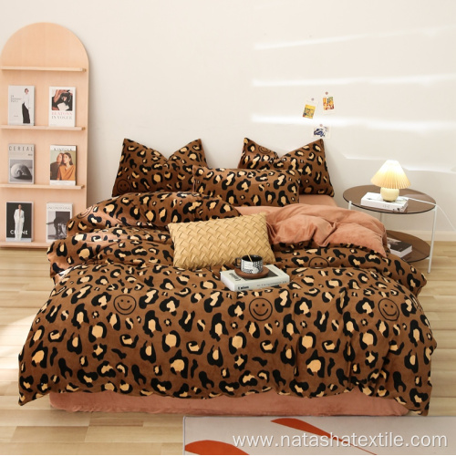 Popular confortable coffee Leopard coral fleece beding sets